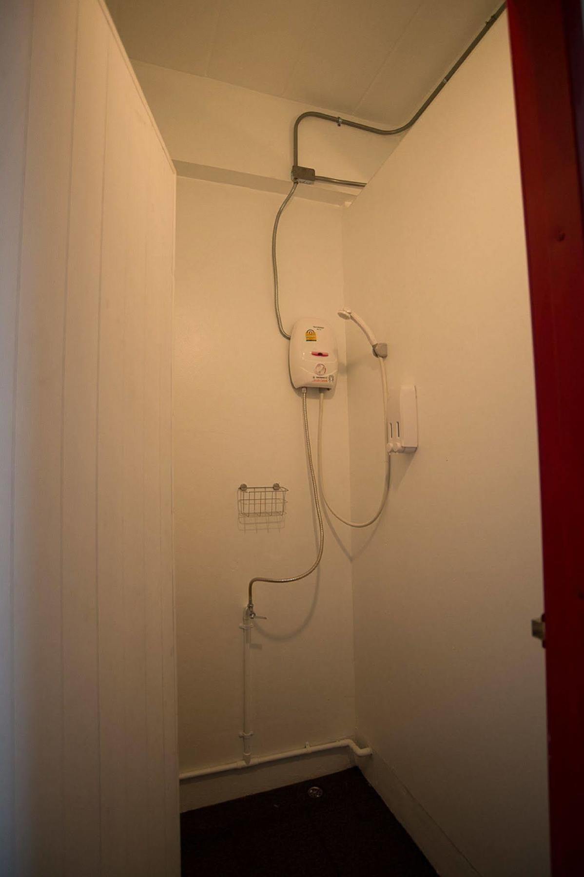 Allsum Hostel Phranakhonszi Ajutthaja Kültér fotó